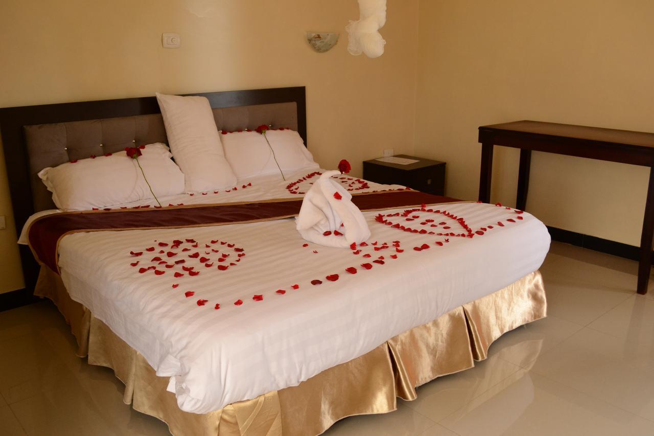 Lakemark Hotel And Tour Service Bahir Dar Exteriör bild