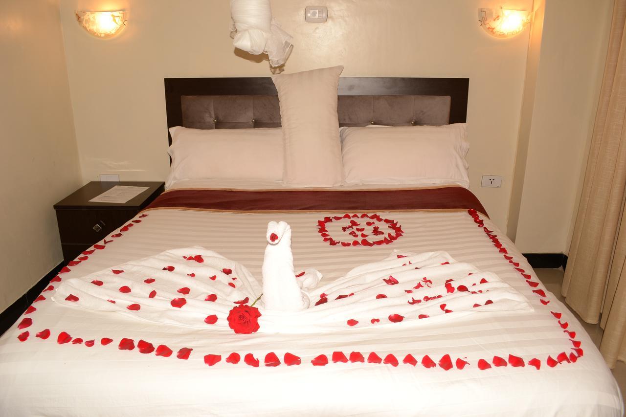 Lakemark Hotel And Tour Service Bahir Dar Exteriör bild