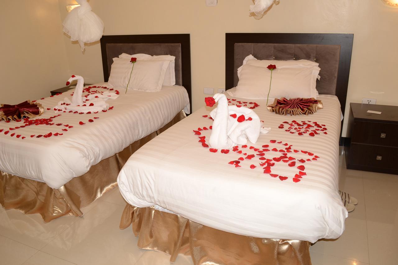 Lakemark Hotel And Tour Service Bahir Dar Exteriör bild