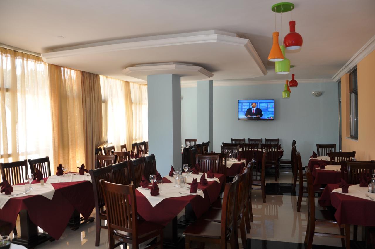 Lakemark Hotel And Tour Service Bahir Dar Exteriör bild