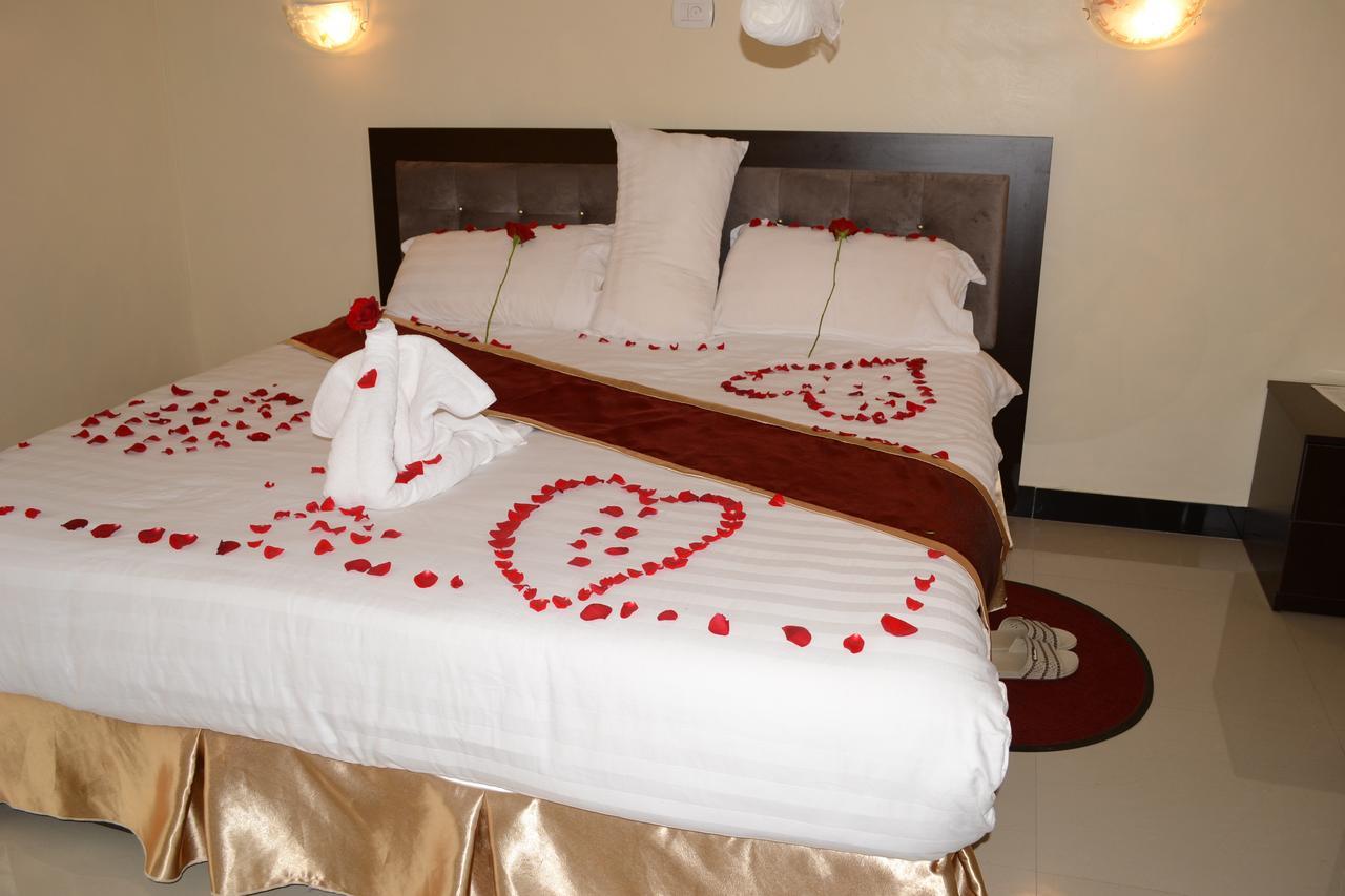 Lakemark Hotel And Tour Service Bahir Dar Exteriör bild