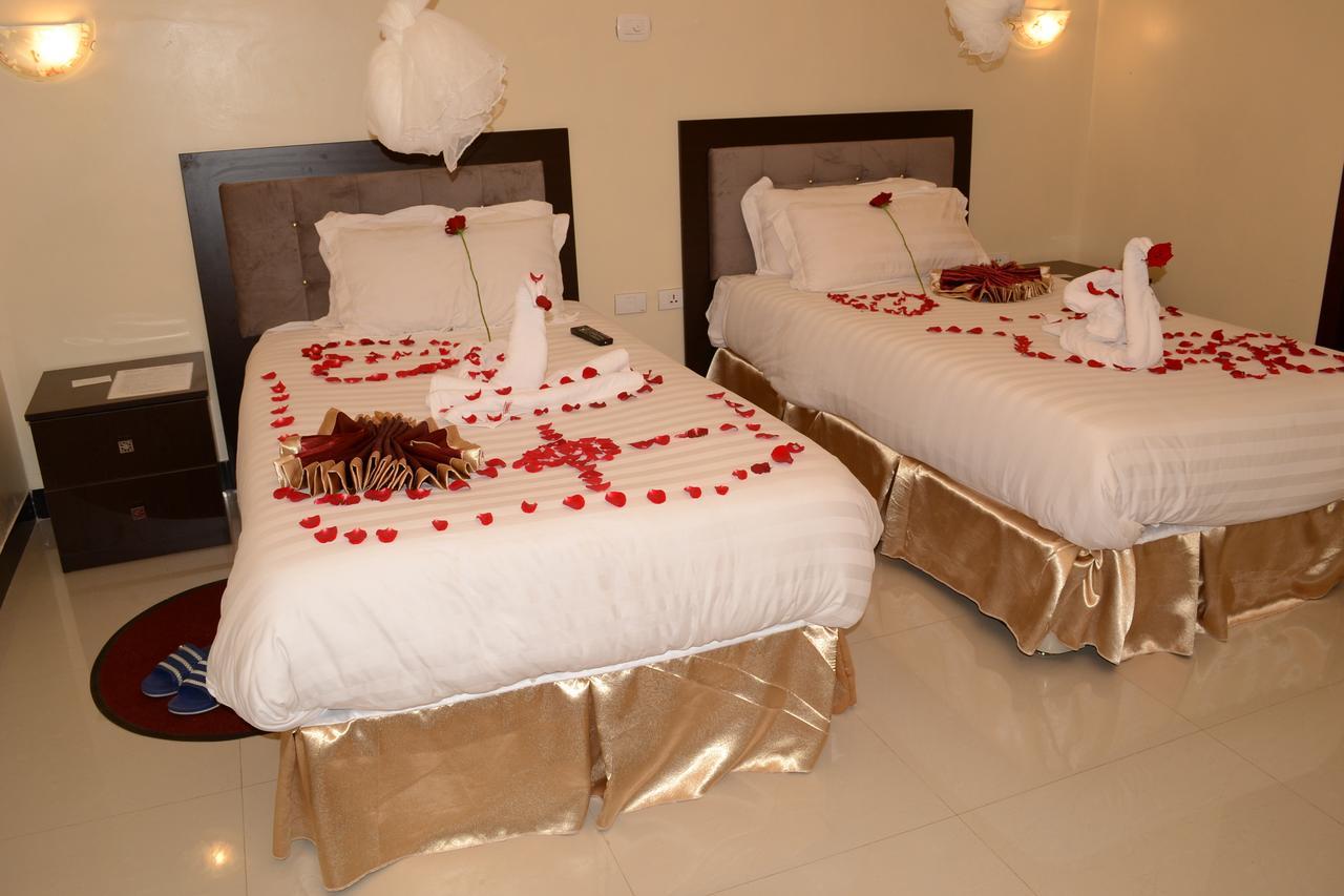 Lakemark Hotel And Tour Service Bahir Dar Exteriör bild