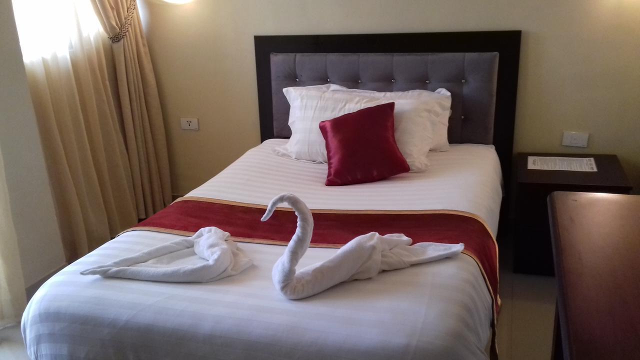 Lakemark Hotel And Tour Service Bahir Dar Exteriör bild