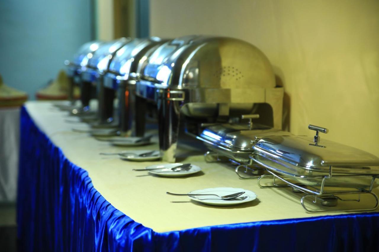 Lakemark Hotel And Tour Service Bahir Dar Exteriör bild
