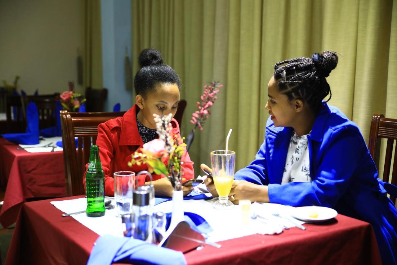 Lakemark Hotel And Tour Service Bahir Dar Exteriör bild