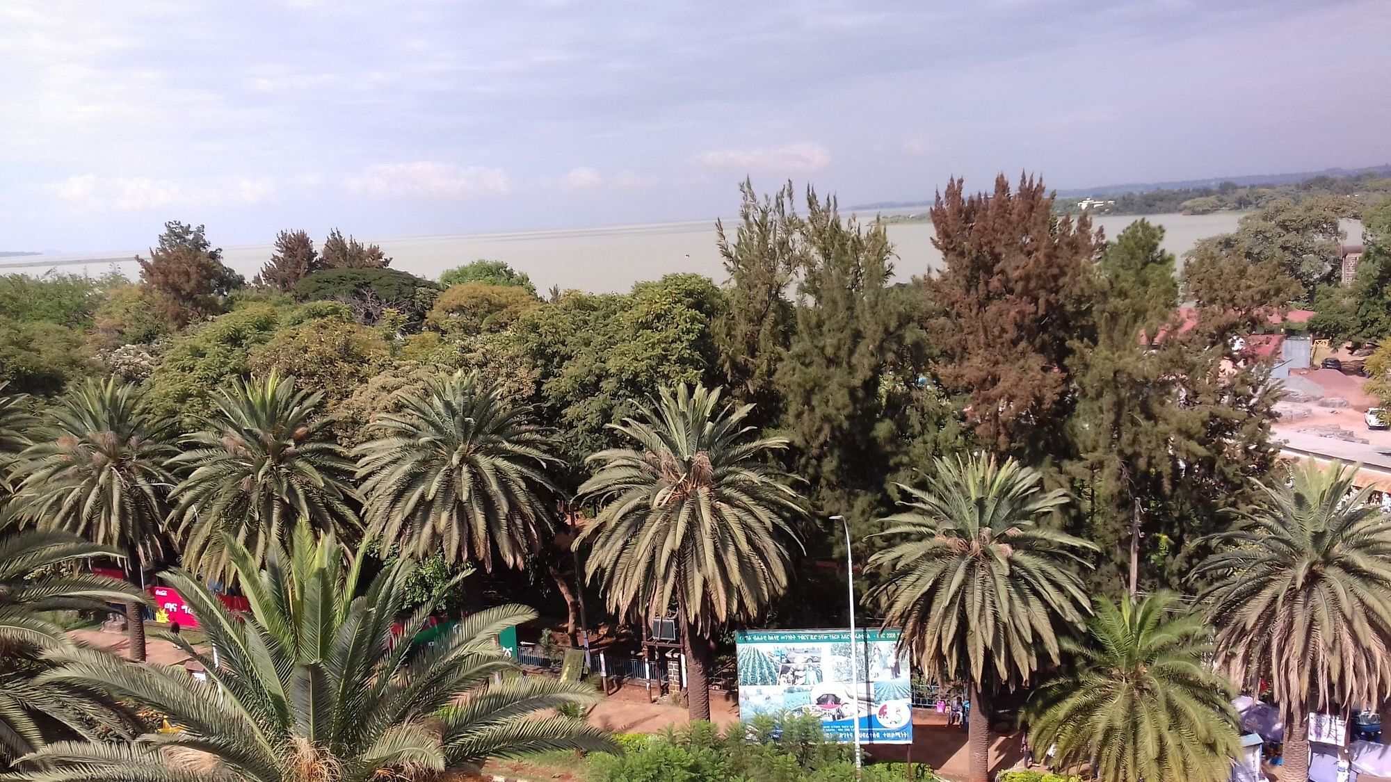 Lakemark Hotel And Tour Service Bahir Dar Exteriör bild